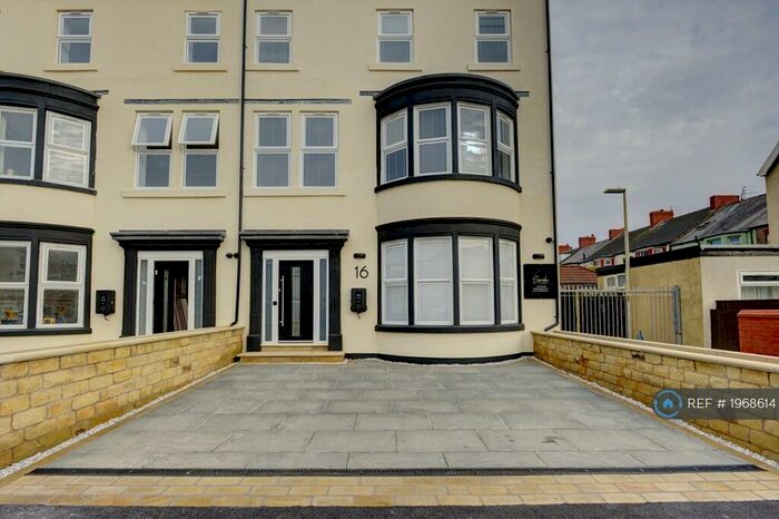 3 Bedroom Flat To Rent In Empress Drive, Blackpool, FY2