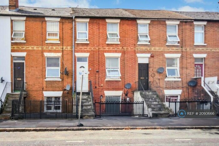 3 Bedroom Terraced House To Rent In Bedford Road, Reading, RG1