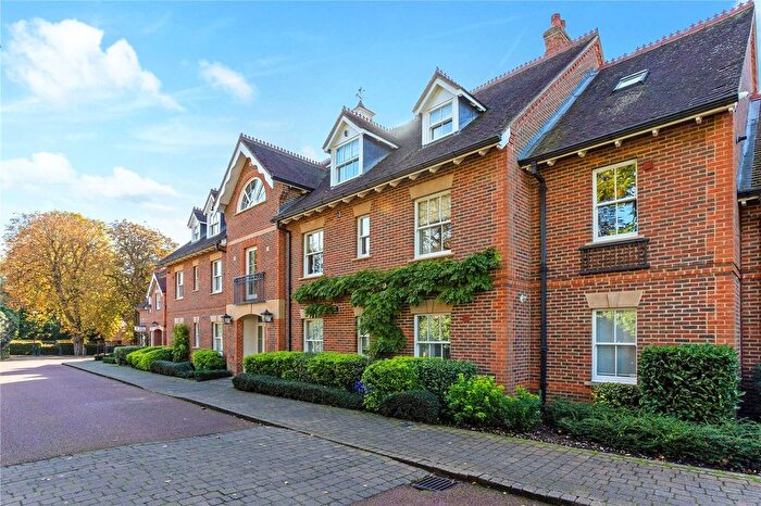 2 Bedroom Flat To Rent In Wethered Park, Marlow, Buckinghamshire, SL7