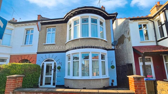 4 Bedroom Semi Detached House For Sale In Glenwood Avenue, Westcliff On Sea, SS0