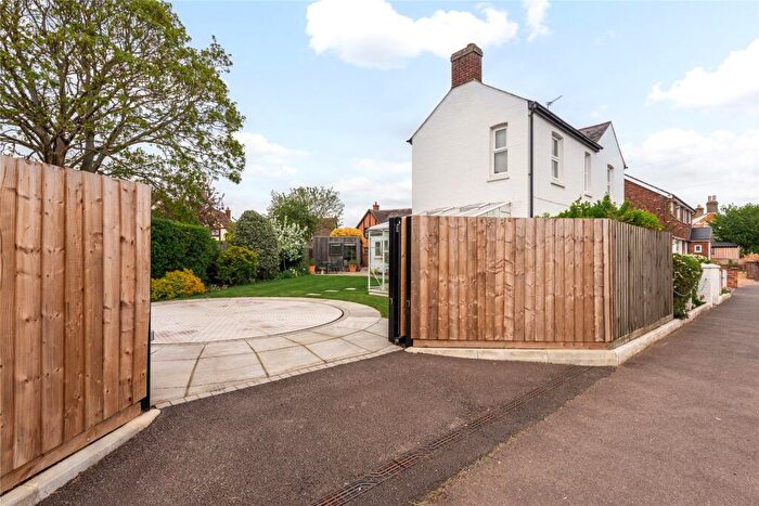 4 Bedroom Detached House For Sale In St. Neots Road, Eaton Ford, St. Neots, Cambridgeshire, PE19