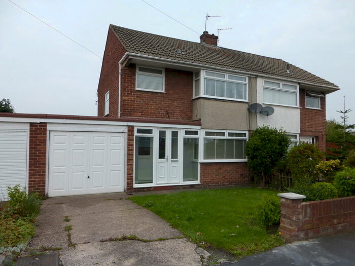 3 Bedroom Semi-Detached House To Rent In Coniston Road, Maghull, L31
