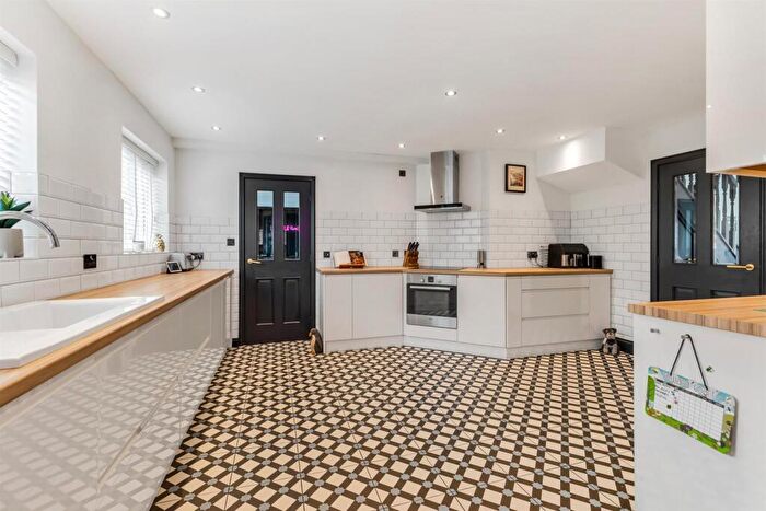 5 Bedroom Detached House For Sale In Church Road, Kirkby Mallory, Leicester, LE9