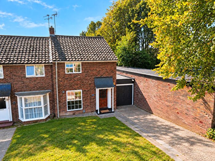 3 Bedroom End Of Terrace House For Sale In Burrowfield, Welwyn Garden City, AL7