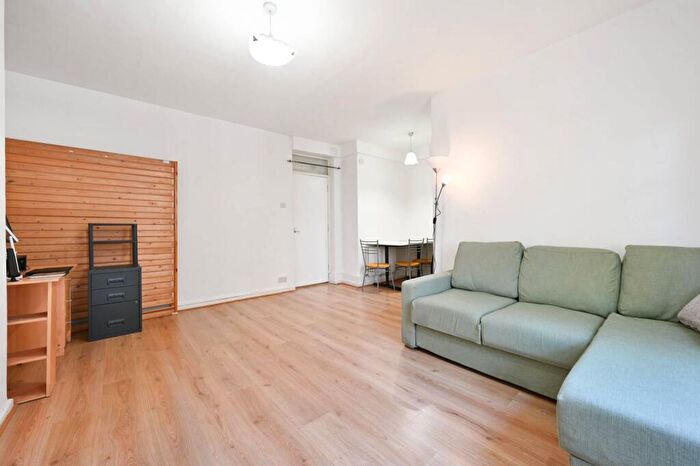 2 Bedroom Flat For Sale In Portpool Lane, Farringdon, London, EC1N