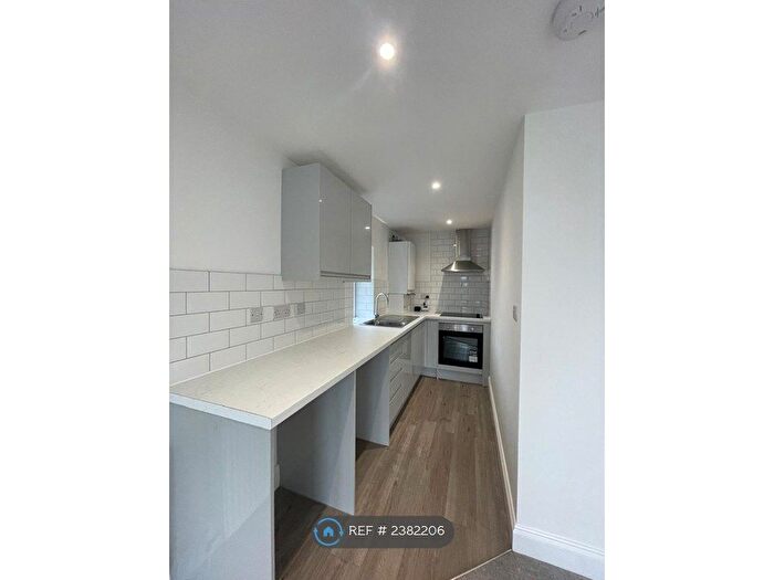 1 Bedroom Flat To Rent In Stourcliffe Avenue, Bournemouth, BH6