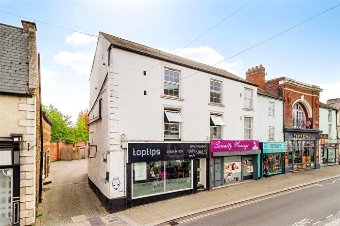 1 Bedroom Flat To Rent In Silver Street Wellingborough Northamptonshire, NN8