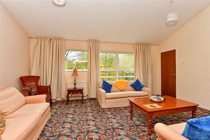 4 Bedroom Terraced House For Sale In Lambardes, New Ash Green, Longfield, Kent, DA3