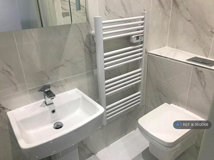 1 Bedroom Flat To Rent In Market Street, Stourbridge, DY8
