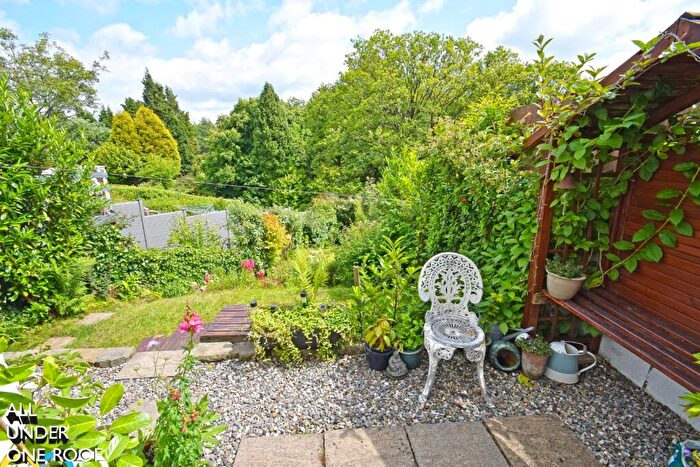 3 Bedroom Semi-Detached House For Sale In Woodplumpton Road, Burnley, BB11