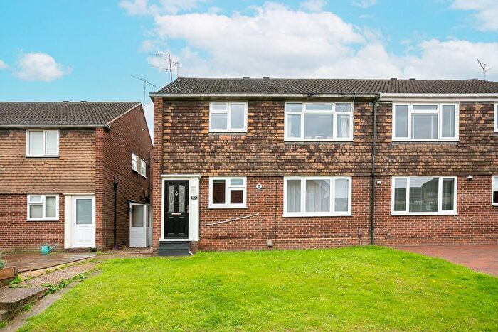 2 Bedroom Maisonette For Sale In High Road, Watford, WD25