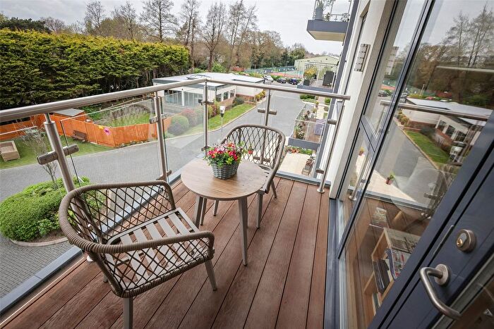 1 Bedroom Flat For Sale In Castle View, Windsor, SL4