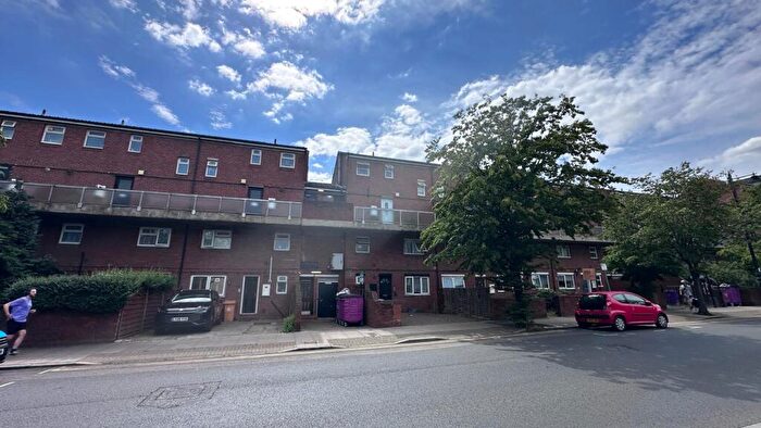 2 Bedroom Flat To Rent In Parnell Road, London, E3