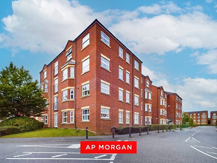 2 Bedroom Flat For Sale In Wharf Lane, Solihull, West Midlands, B91