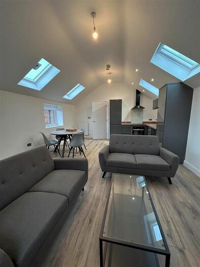 2 Bedroom Flat To Rent In Park Terrace, Liverpool, Merseyside, L22