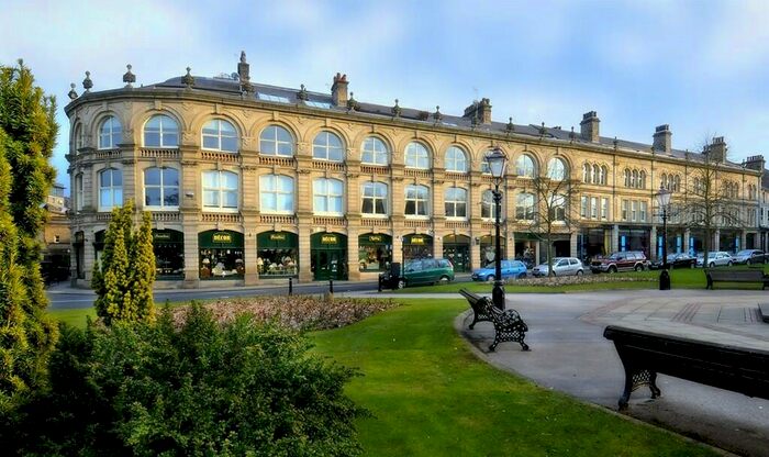 2 Bedroom Apartment To Rent In Grosvenor Buildings, Crescent Road, Harrogate, HG1
