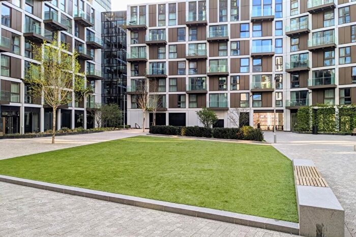 2 Bedroom Apartment To Rent In Rochdale Road, Manchester, Greater Manchester, M4