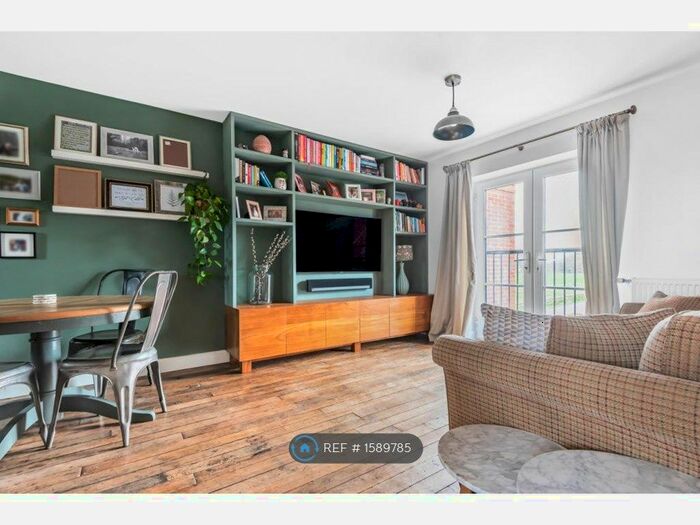 2 Bedroom Maisonette To Rent In Jellicoe Drive, Sarisbury Green, Southampton, SO31