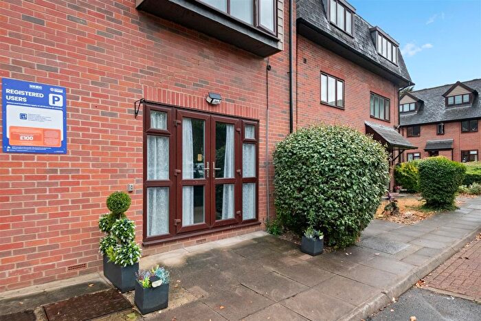 1 Bedroom Property For Sale In Westcombe Lodge Drive, Hayes, UB4