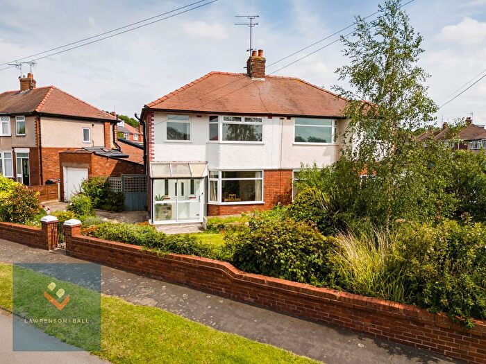 3 Bedroom Semi-detached House For Sale In Hill View Avenue, Helsby, WA6