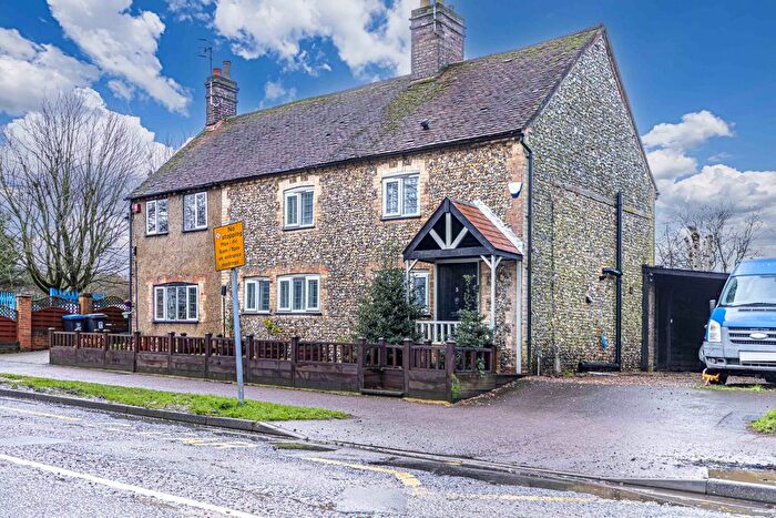 2 Bedroom Semi-Detached House To Rent In St. Agnells Lane, Hemel Hempstead, HP2