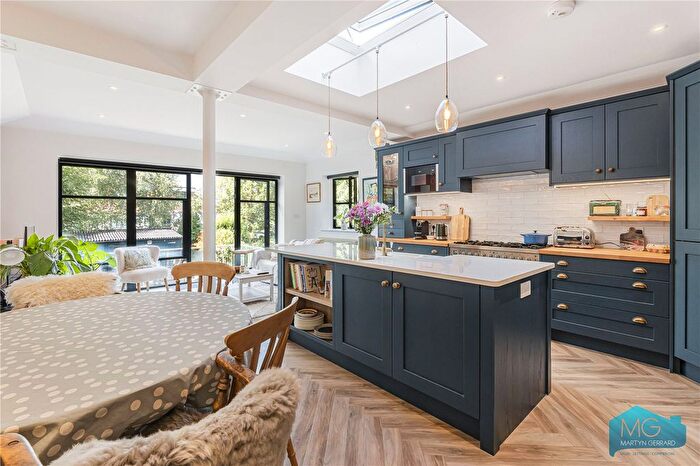 4 Bedroom Semi-Detached House For Sale In Hertford Road, London, N2