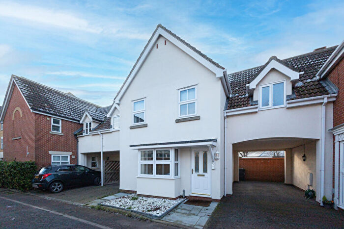 3 Bedroom Terraced House For Sale In Pollards Close, Rochford, SS4