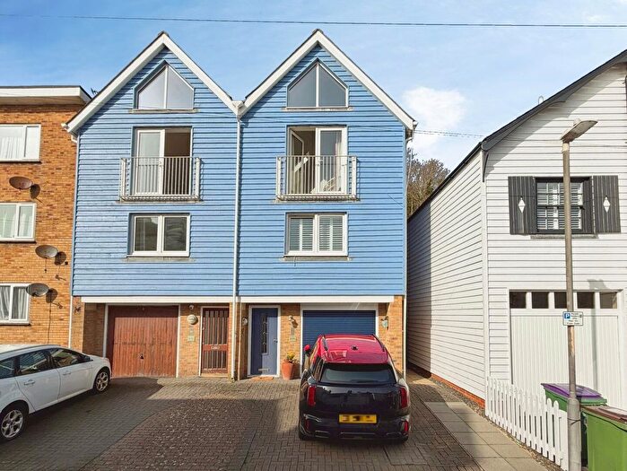 3 Bedroom Semi Detached House For Sale In Wilberforce Road, Sandgate, Folkestone, CT20