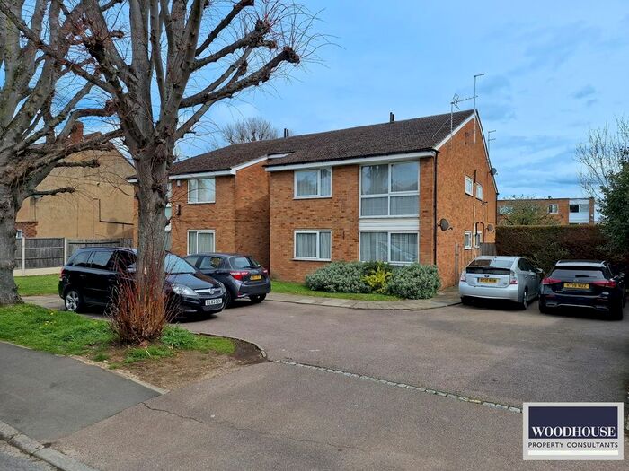2 Bedroom Flat To Rent In Hatton Road, Cheshunt, Waltham Cross, EN8