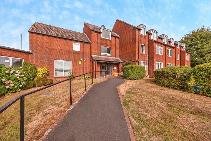 1 Bedroom Property For Sale In Hulbert Road, Waterlooville, PO7