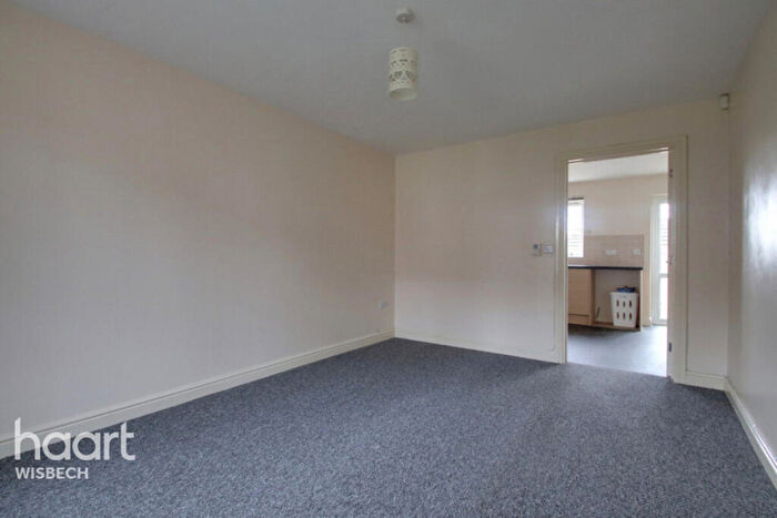 3 Bedroom Semi-Detached House For Sale In The Wroe, Emneth, PE14