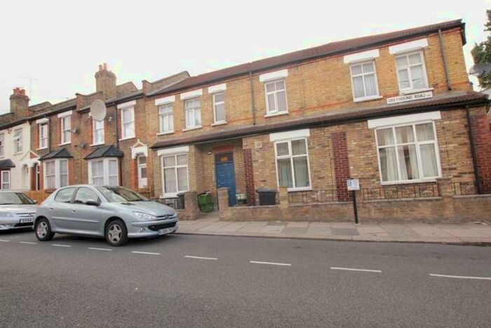 Studio To Rent In Greyhound Road, Tottenham, N17