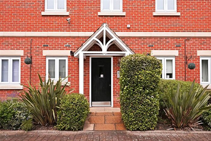 2 Bedroom Flat To Rent In Dunnell Close, Sunbury-On-Thames, TW16