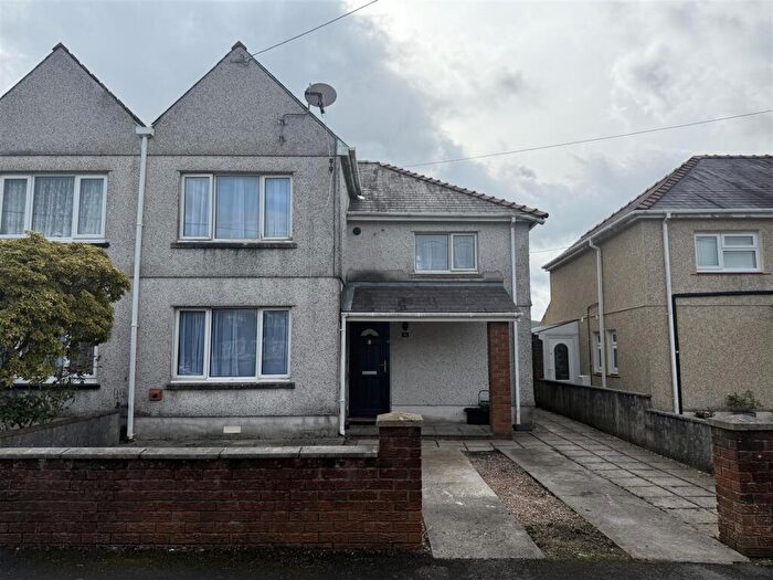 3 Bedroom Semi-Detached House For Sale In Brynteg Terrace, Ammanford, SA18