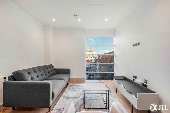 2 Bedroom Flat To Rent In Clapham Road, London, SW9