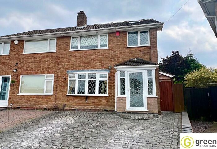 3 Bedroom Semi-Detached House To Rent In Wideacre Drive, Birmingham, West Midlands, B44