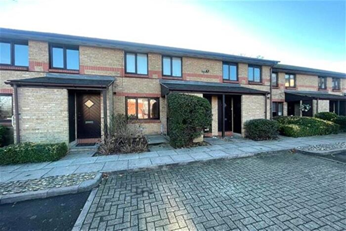 1 Bedroom Apartment To Rent In Maple Gate, Loughton, IG10