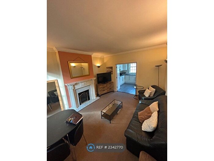 2 Bedroom Flat To Rent In Rossmore Road, London, NW1