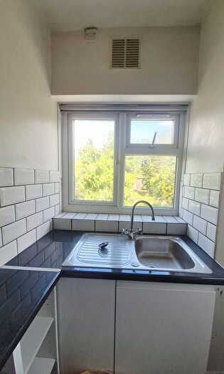 4 Bedroom Terraced House To Rent In Garrand Close, Bexleyheath, DA7