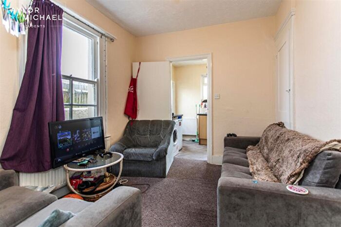 5 Bedroom Terraced House To Rent In Bernard Road, Brighton, BN2