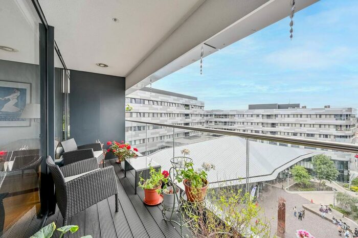 2 Bedroom Flat To Rent In Lambarde Square, Greenwich, London, SE10