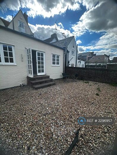 1 Bedroom Flat To Rent In High Street, Berkhamsted, HP4