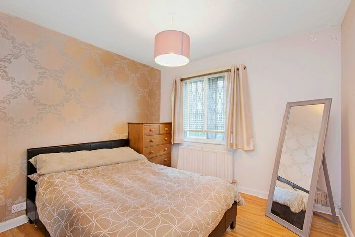 1 Bedroom Flat To Rent In Jasmine Court, SW19