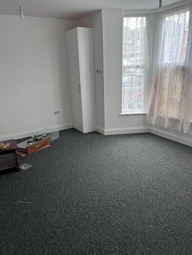 2 Bedroom Flat To Rent In Castleton Road, Ilford, IG3