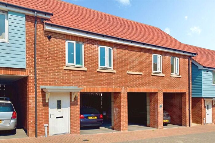 2 Bedroom Maisonette To Rent In Weavers Close, Eastbourne, East Sussex, BN21