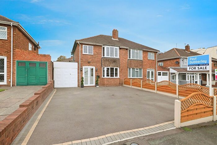 3 Bedroom Semi-Detached House For Sale In Birmingham New Road, Bilston, WV14
