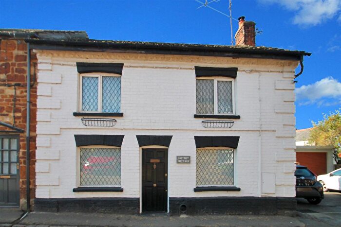 2 Bedroom Cottage To Rent In High Street, Ringstead, NN14