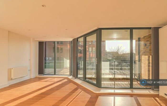 2 Bedroom Flat To Rent In New Park Road, Benfleet, SS7