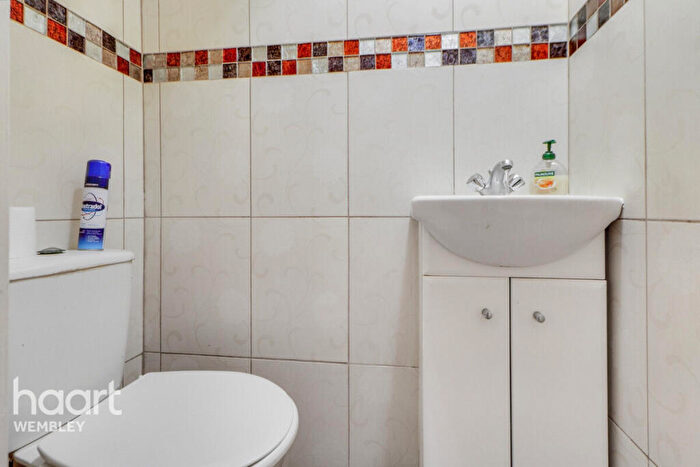 4 Bedroom Terraced House For Sale In Neasden, NW2