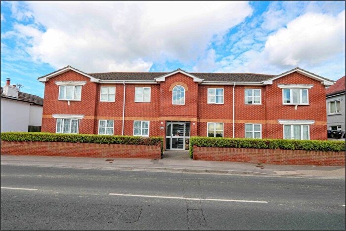 2 Bedroom Flat For Sale In Elm Grove, Hayling Island, PO11